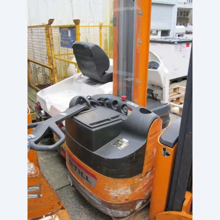 Gepflegte Flurförderfahrzeuge-1